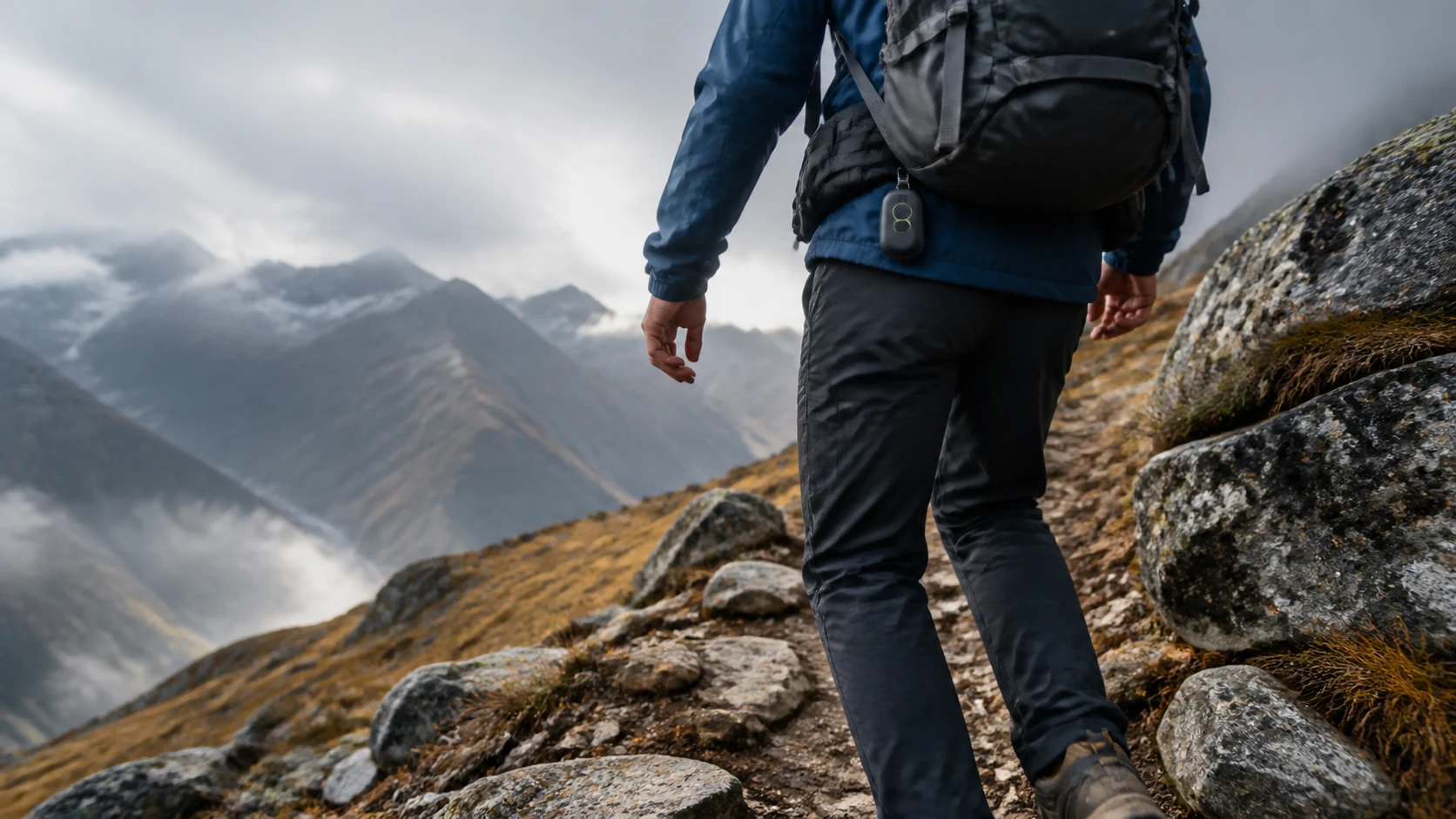 Mise en situation éditoriale d'un capteur de chute outdoor dans son contexte d'usage professionnel