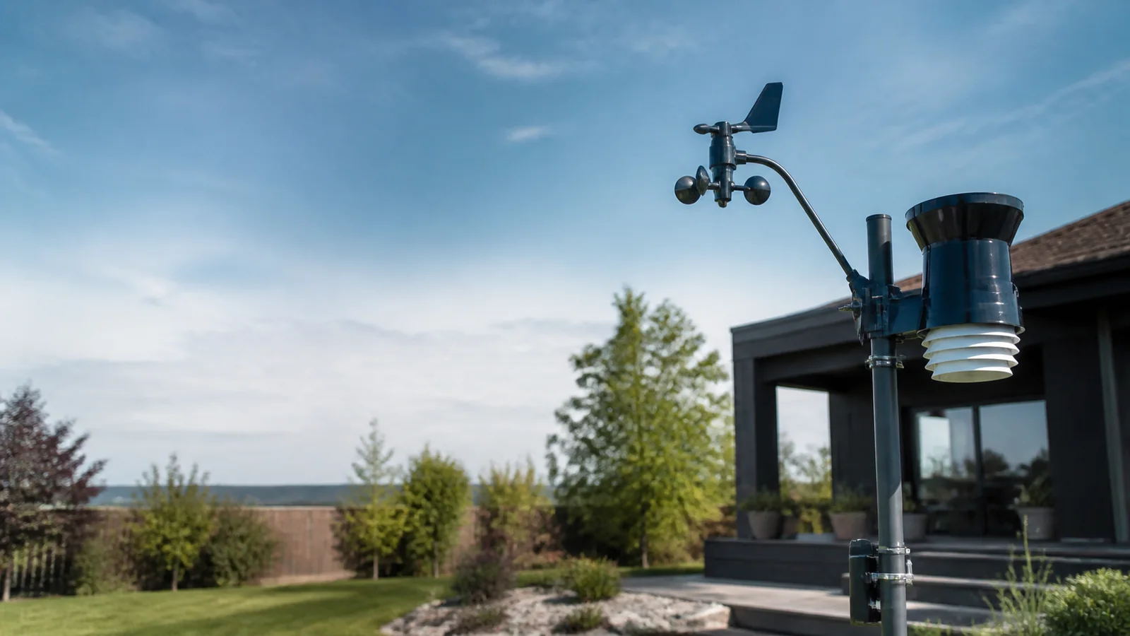 Mise en situation éditoriale d'un station météo locale dans son contexte d'usage professionnel
